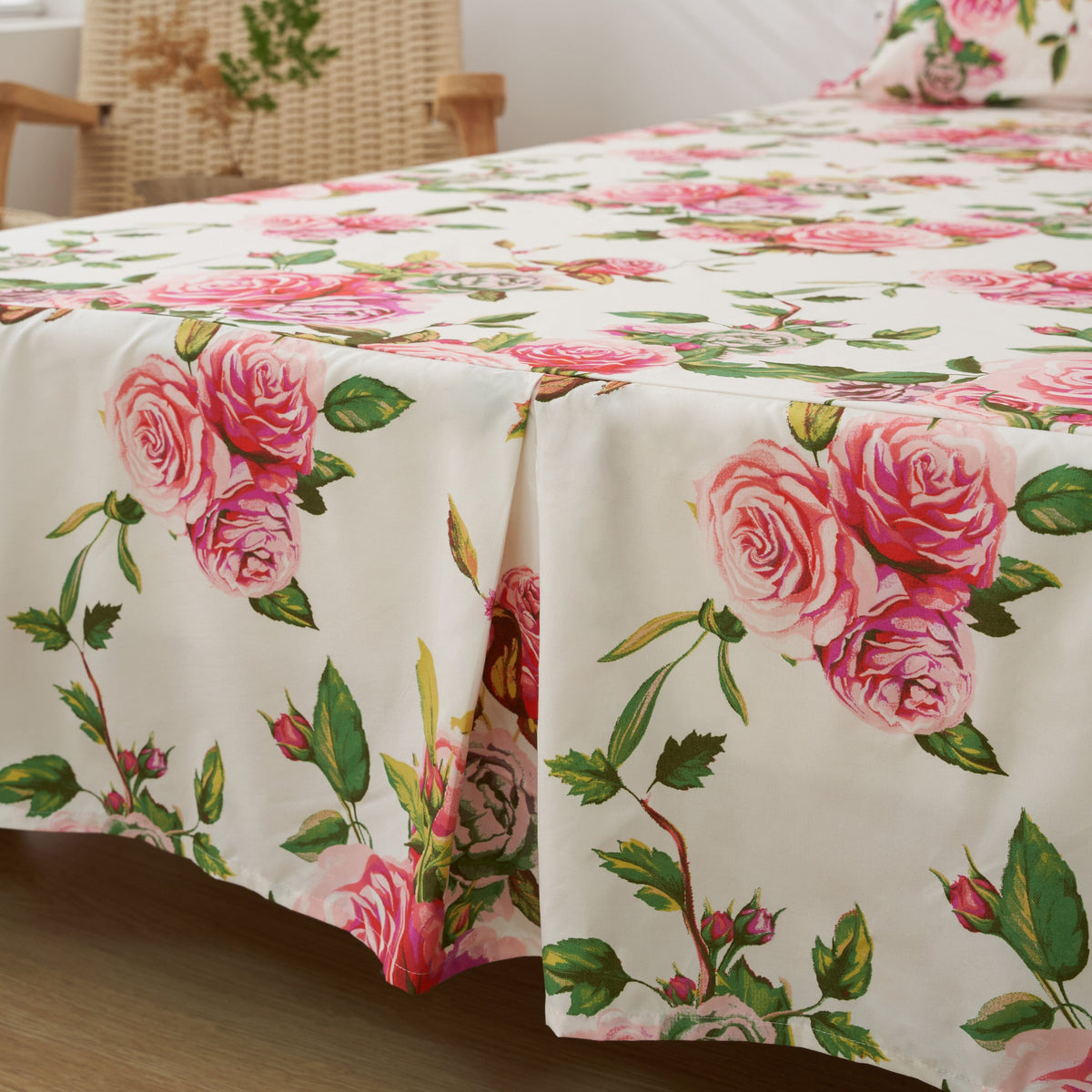 DaDa Romantic Roses Ruffled Floral Bed Skirt