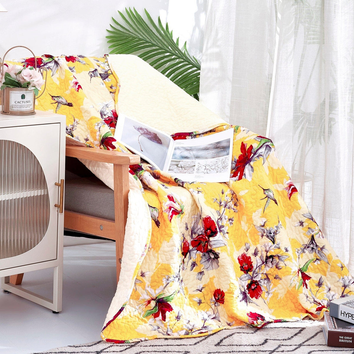 DaDa Yellow Hummingbird Quilted Throw – 50 x 60 in