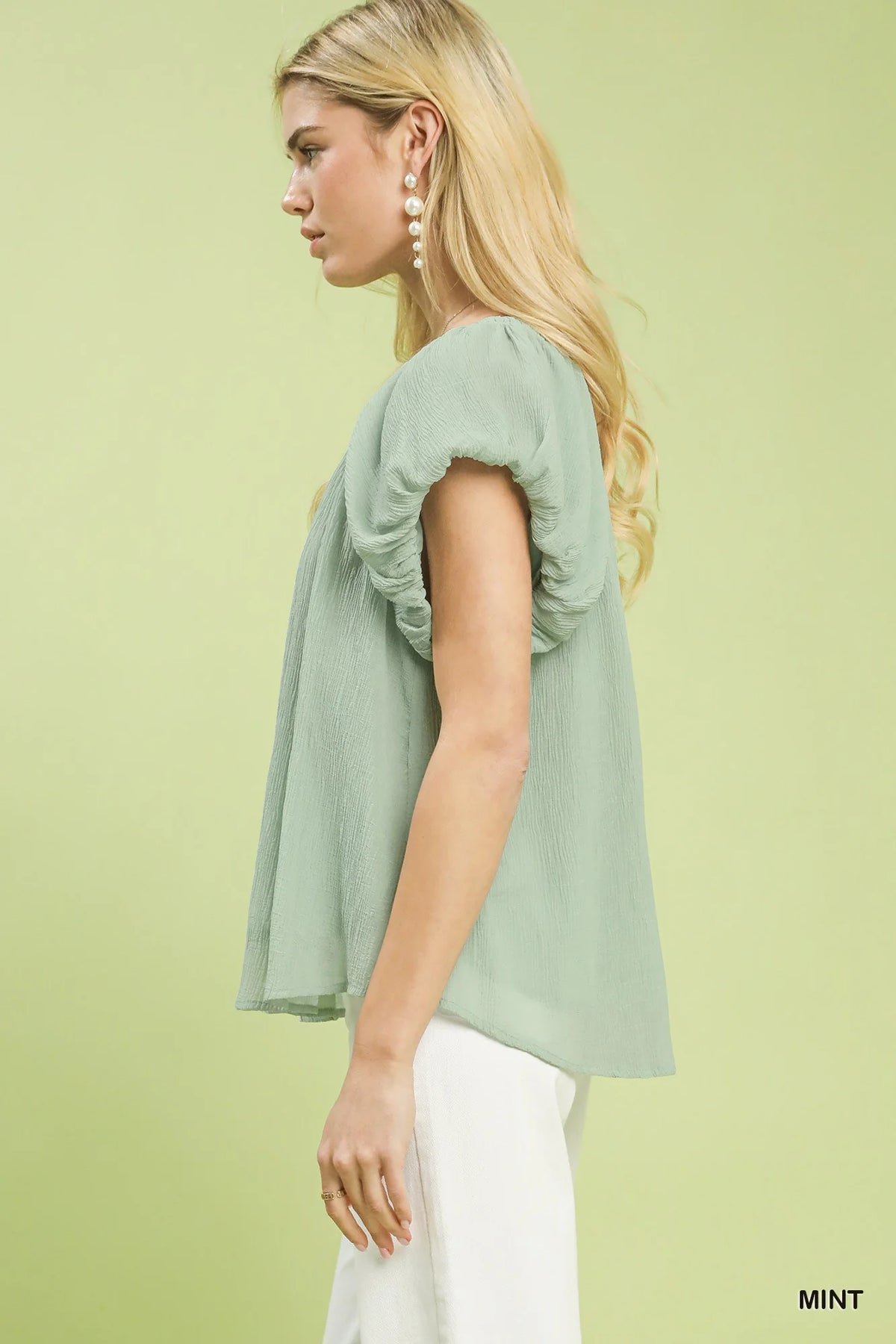 Umgee Crinkle Flutter Sleeve Peasant Top in Mint