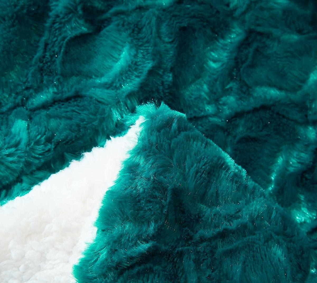 DaDa Green & Blue Faux Fur Sherpa Throw Blanket