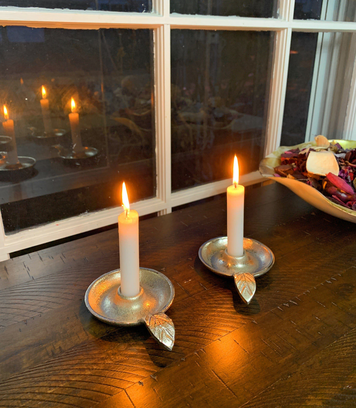 Vibhsa Aluminum Taper Candle Holder – Silver Finish, Leaf Handle