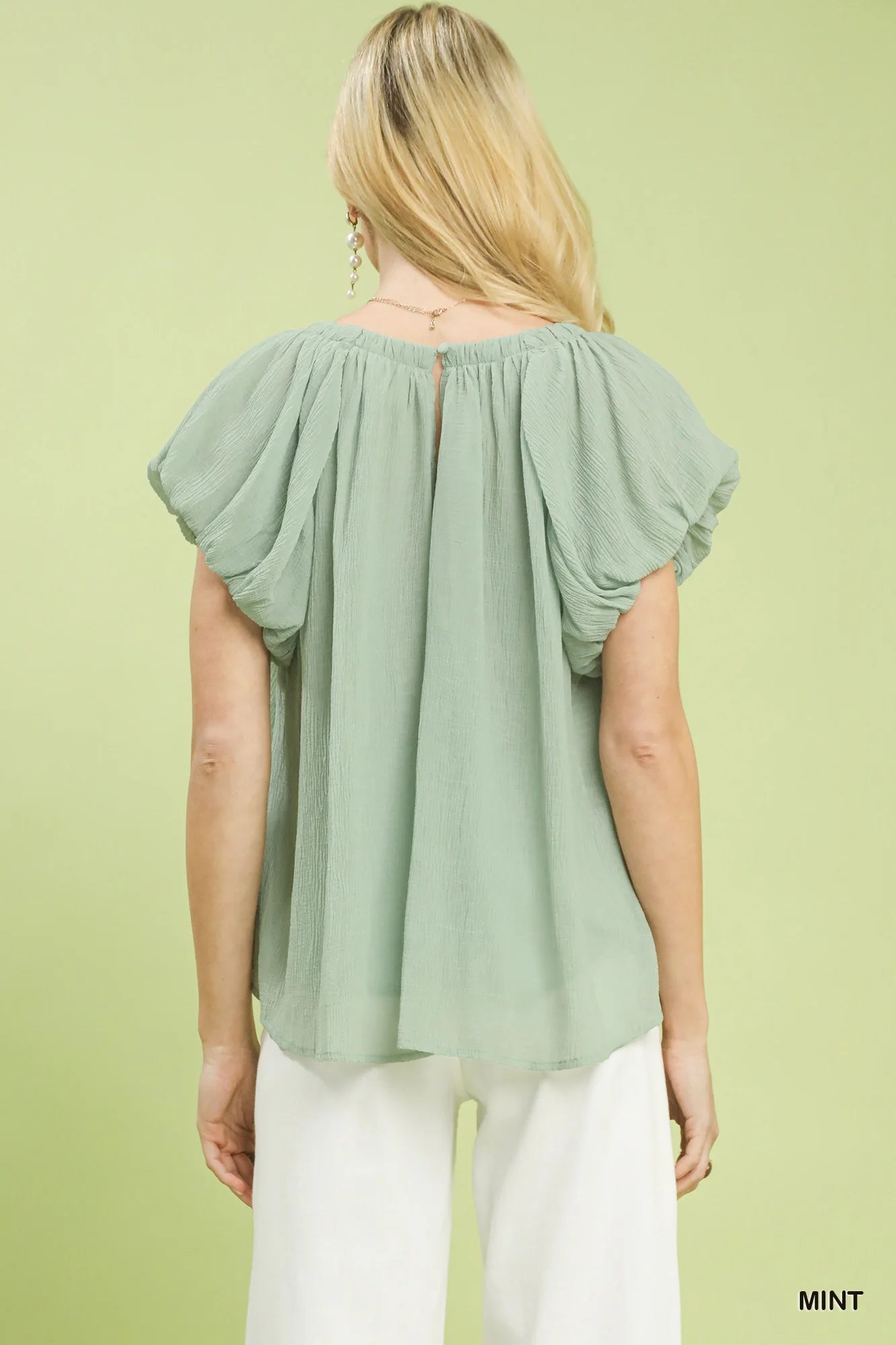 Umgee Crinkle Flutter Sleeve Peasant Top in Mint