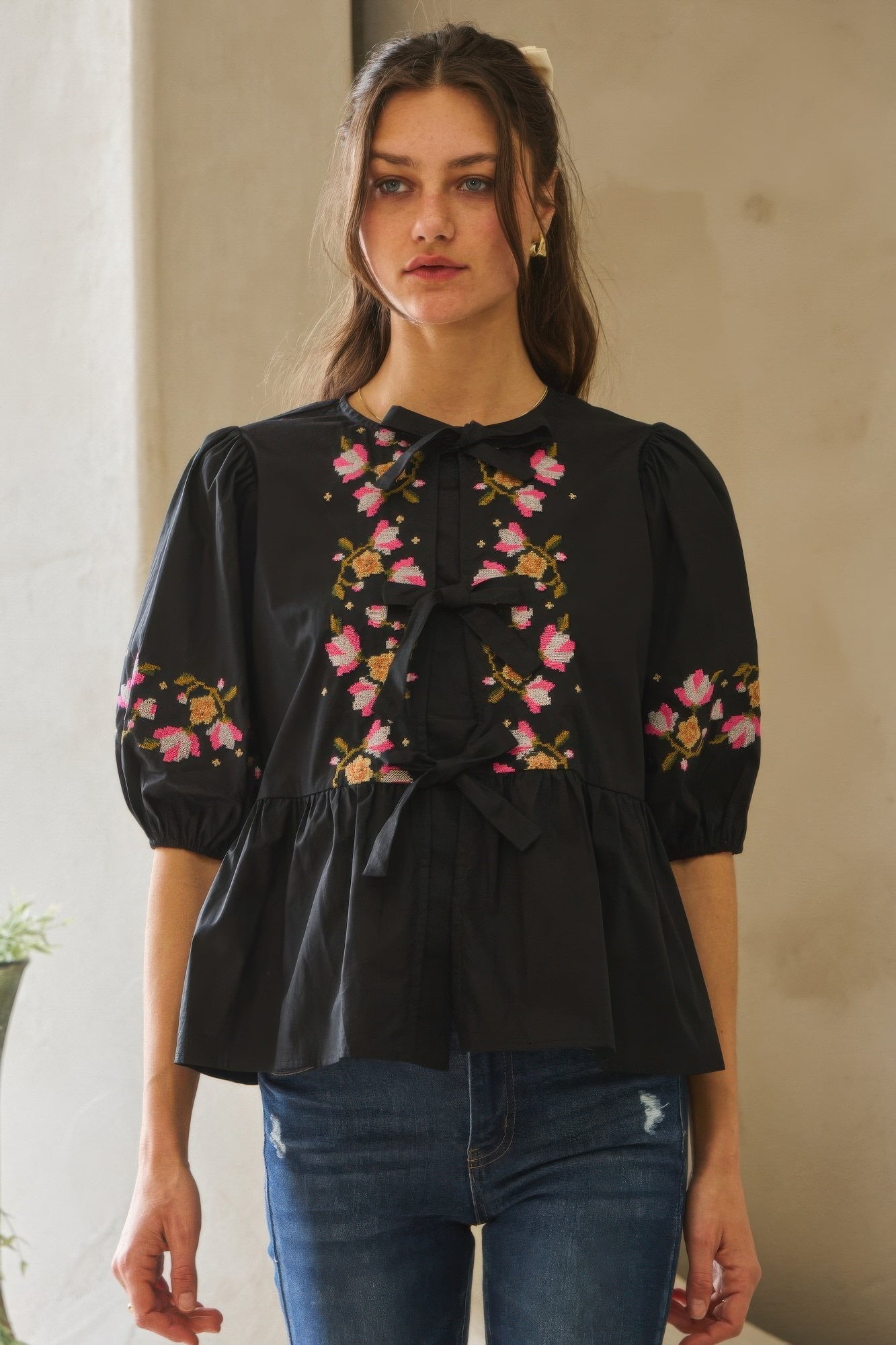 Poplin Front Ribbon Tie Blouse in Black