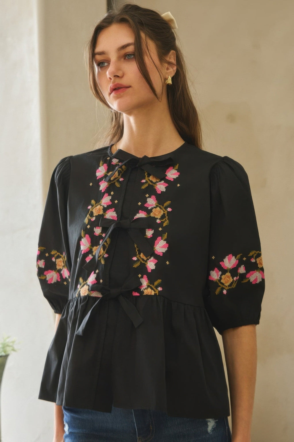 Poplin Front Ribbon Tie Blouse in Black