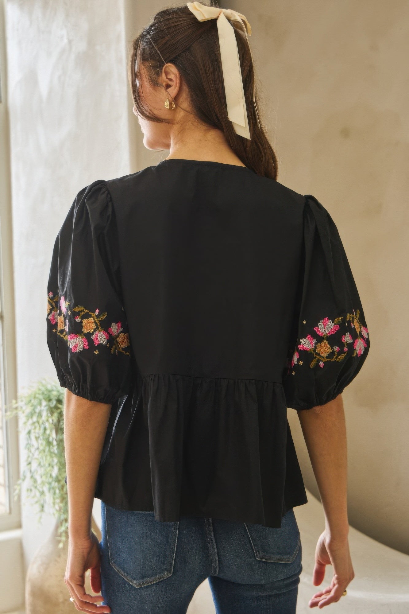 Poplin Front Ribbon Tie Blouse in Black