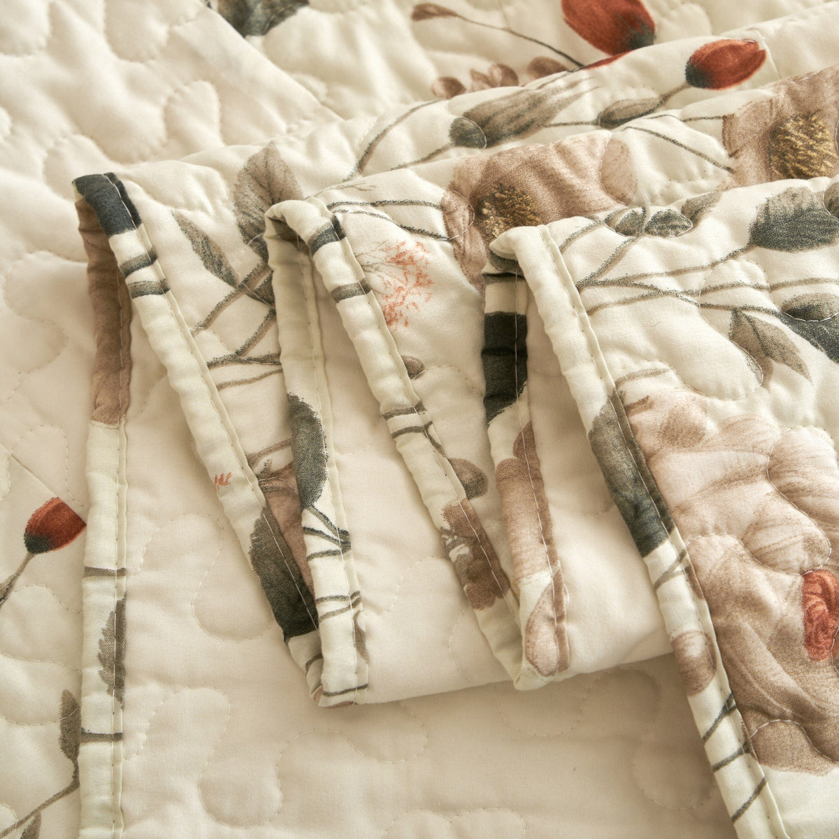 DaDalogy Enchanted Meadow Floral Bed-in-a-Bag Set
