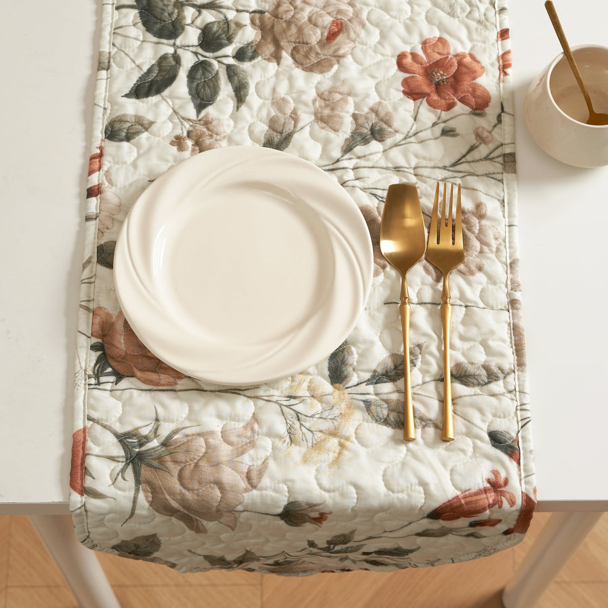 DaDalogy Enchanted Meadow Reversible Floral Table Runner