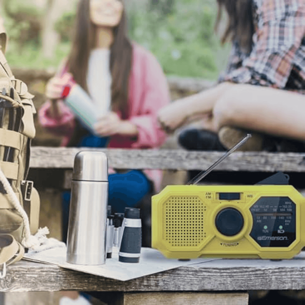 Emerson Emergency AM / FM Radio with Weather Band / Flashlight / Power Bank