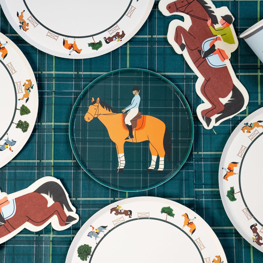 Equestrian Horse Riding Paper Dinner Plates 9in (x 12)