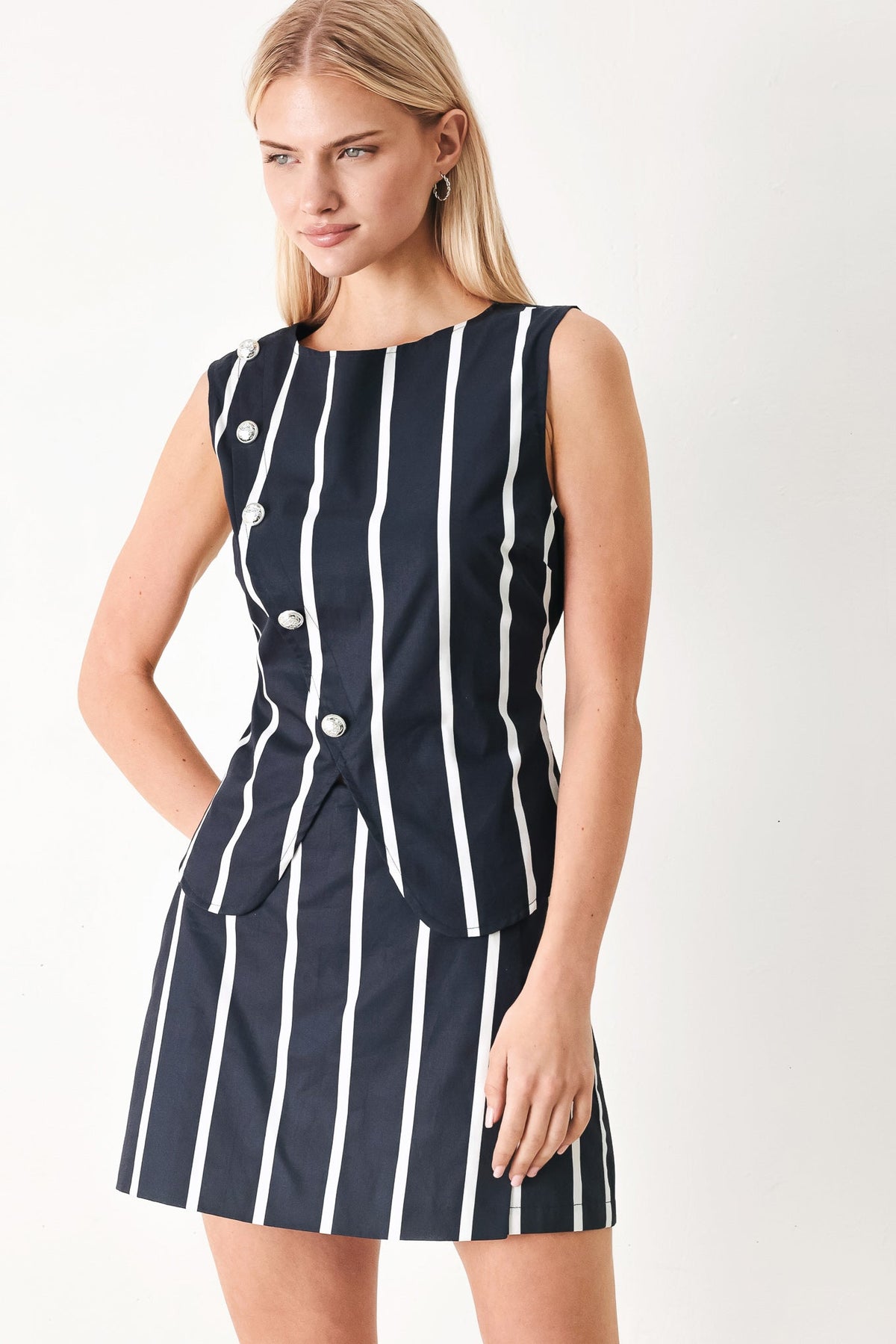 DARK RHYTHM STRIPE WOVEN TOP