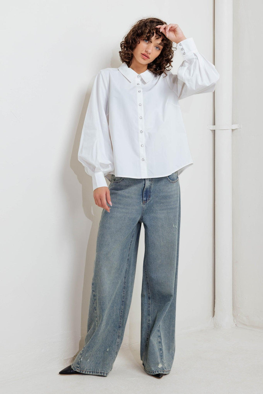 WHITE NOISE SOLID WOVEN TOP