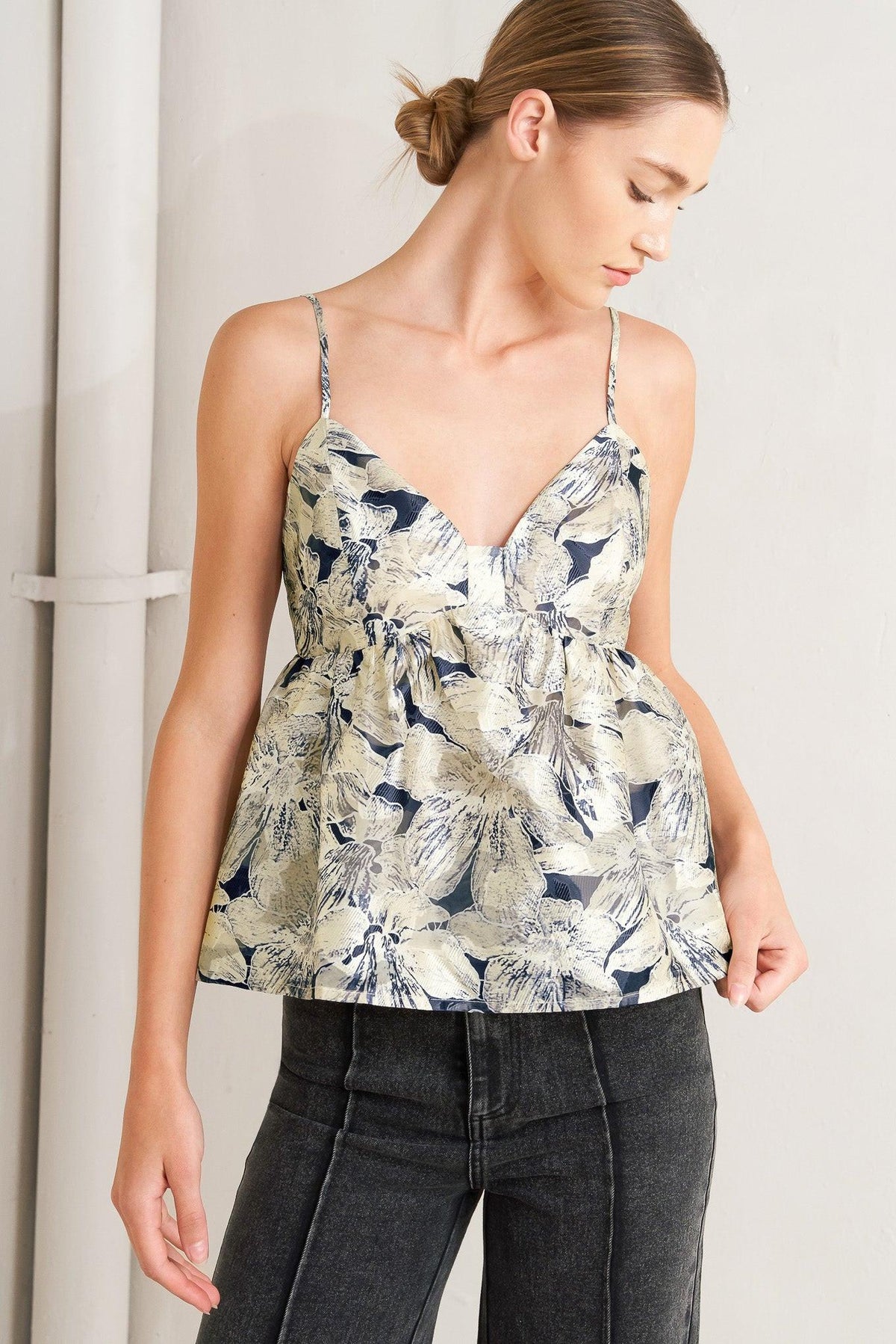 VACATION EDIT WOVEN TOP