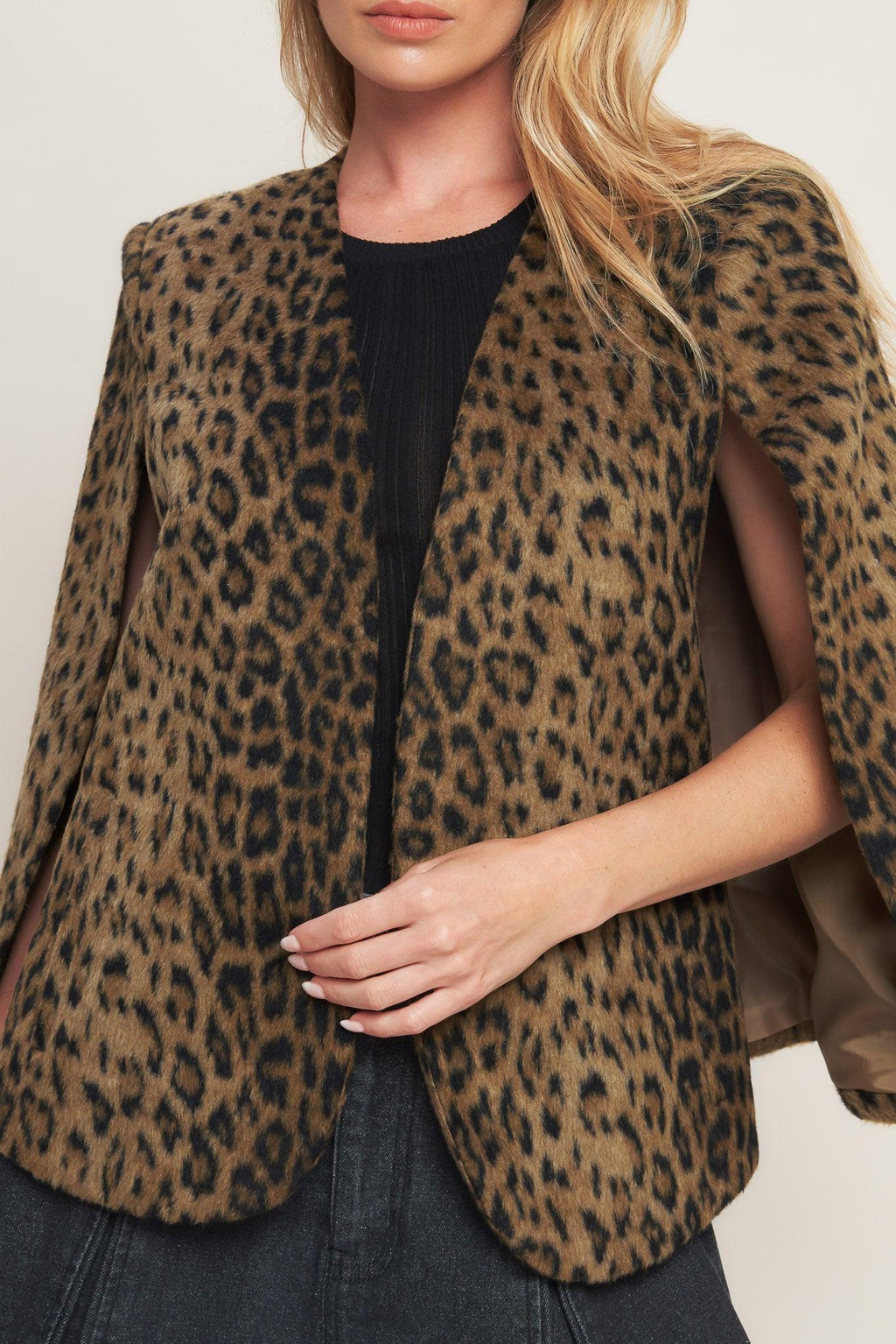 SAVAGE SOPHISTIQUE WOVEN CAPELET