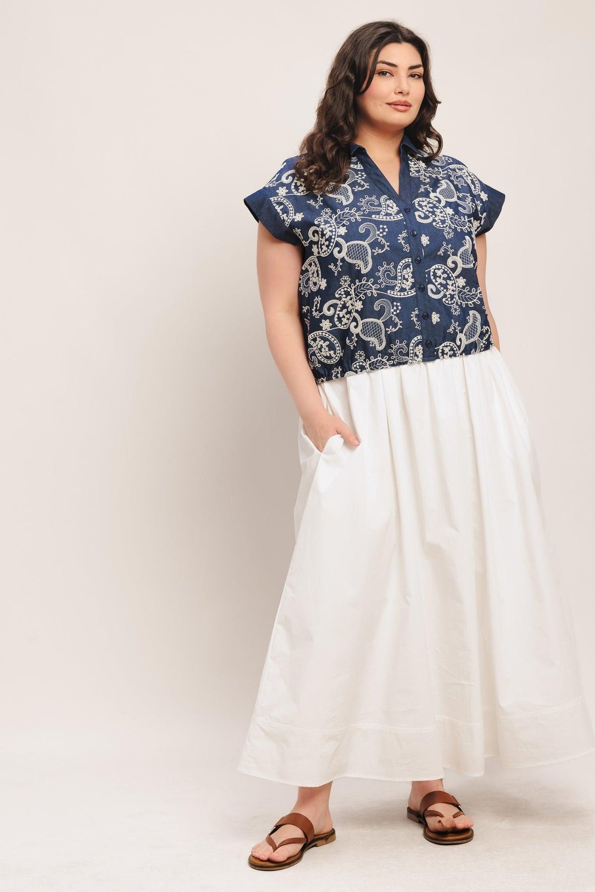 HANDCRAFTED FEEL EMBROIDERY TOP