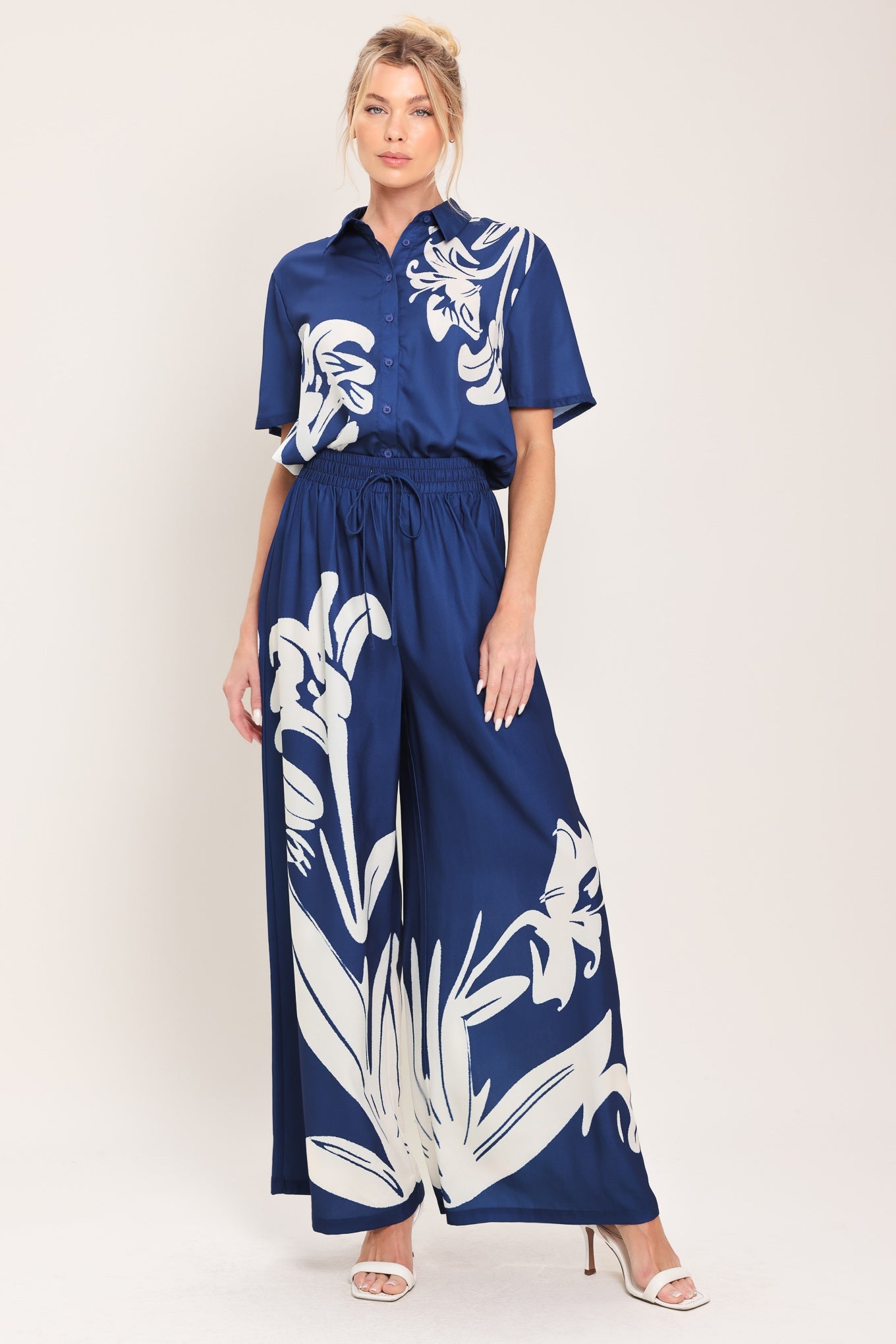 COASTAL BLOOM WOVEN TOP