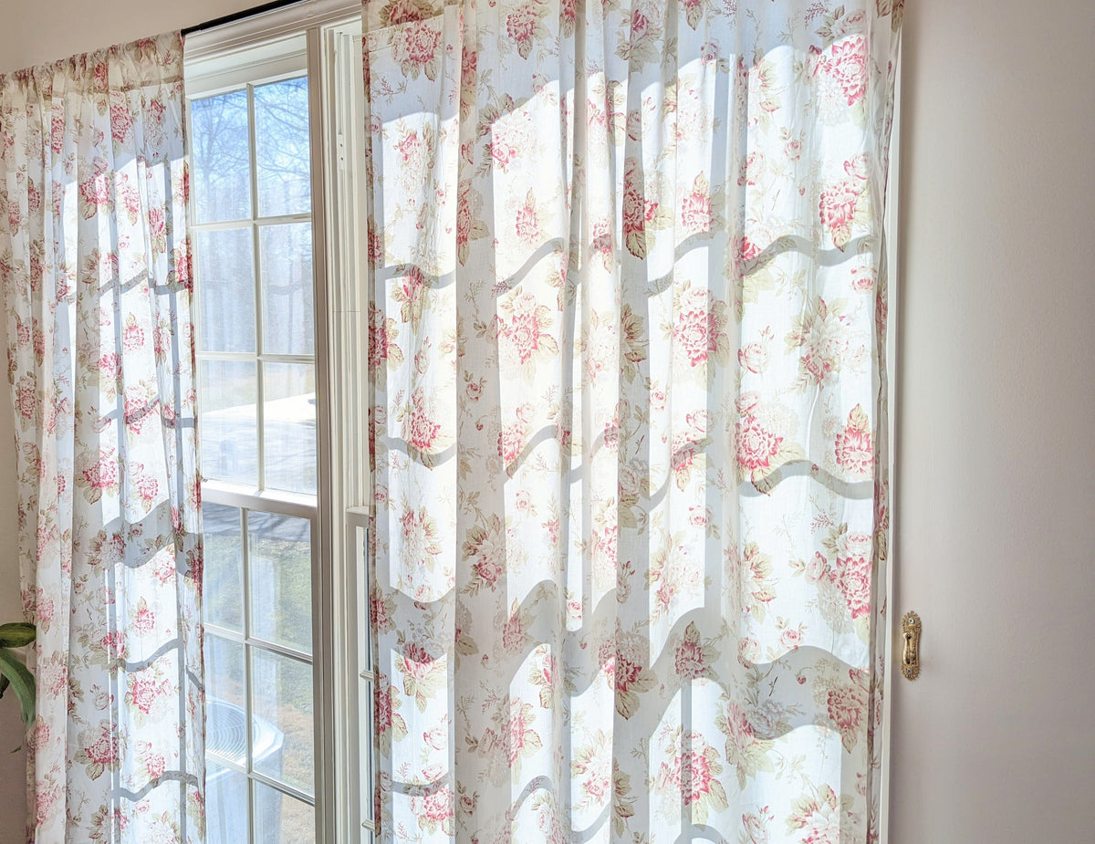 DaDa Hint of Mint Floral Sheer Curtains – Set of 2