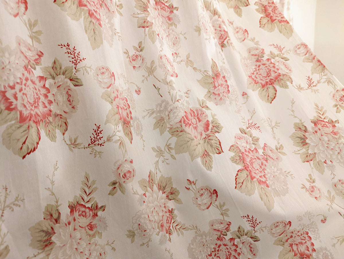 DaDa Hint of Mint Floral Sheer Curtains – Set of 2