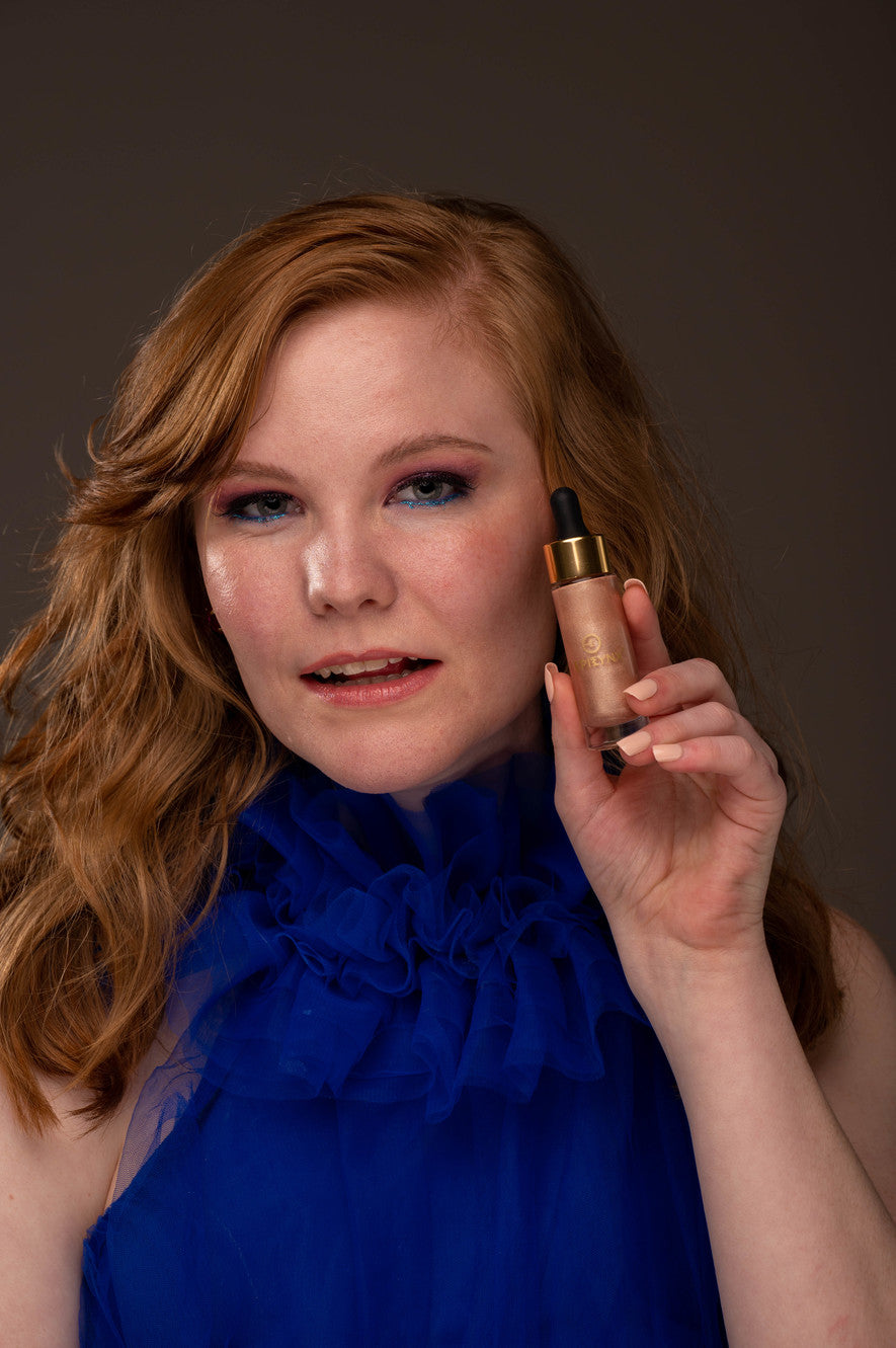 Liquid Bronzer Drops for a Dewy Glow