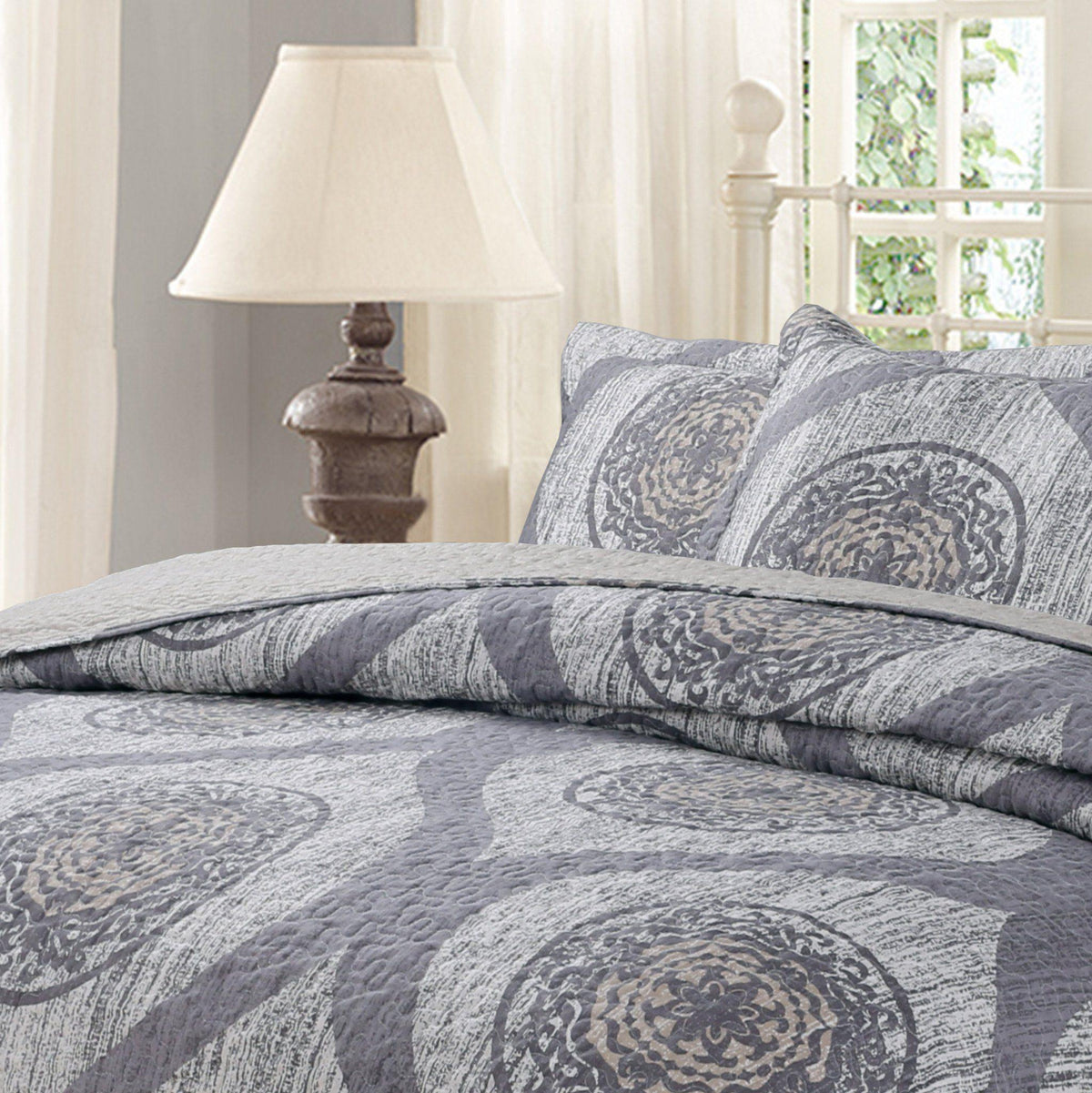 DaDa Rustic Grey Medallion Reversible Bedspread Set