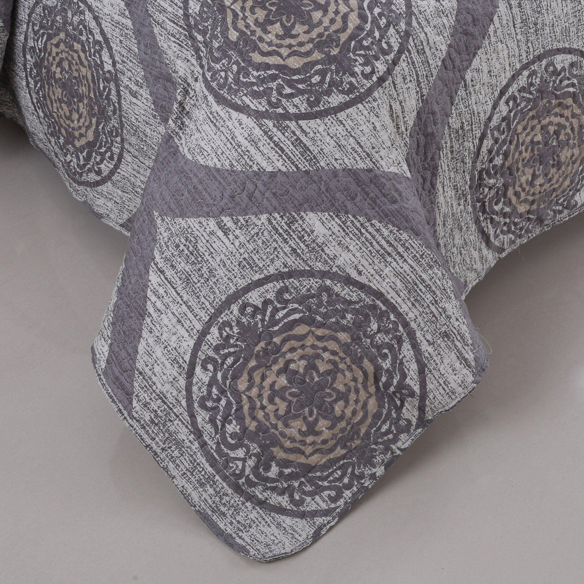 DaDa Rustic Grey Medallion Reversible Bedspread Set