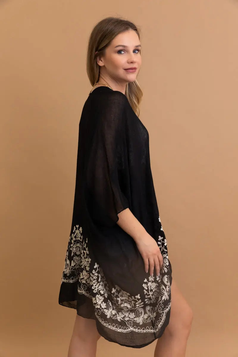 Enchanted Bloom Kimono – Floral Elegance in Every Detail