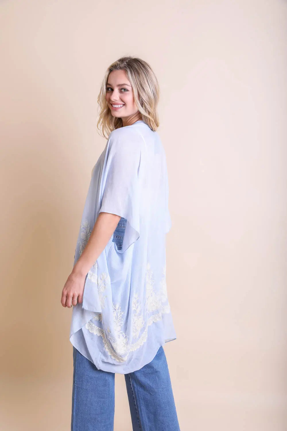 Chic Embroidered Kimono – Sophisticated Floral Design