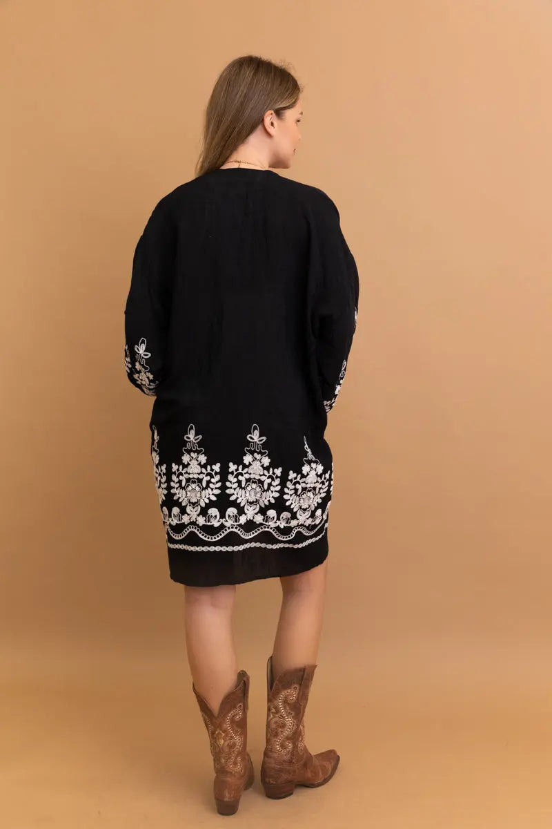 Stylish Blossom Breeze Kimono – Feminine and Trendy
