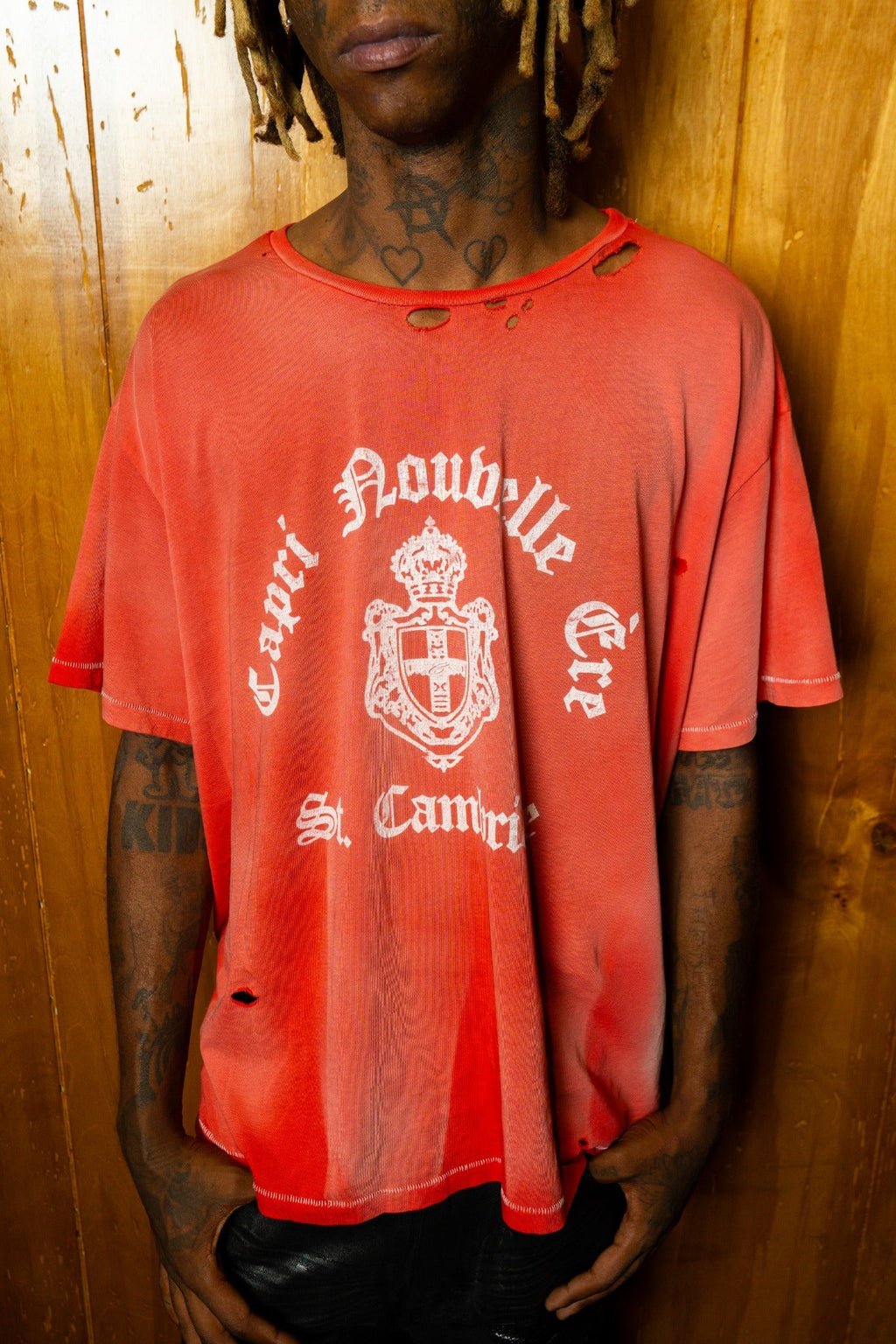 NOBLE CREST TEE