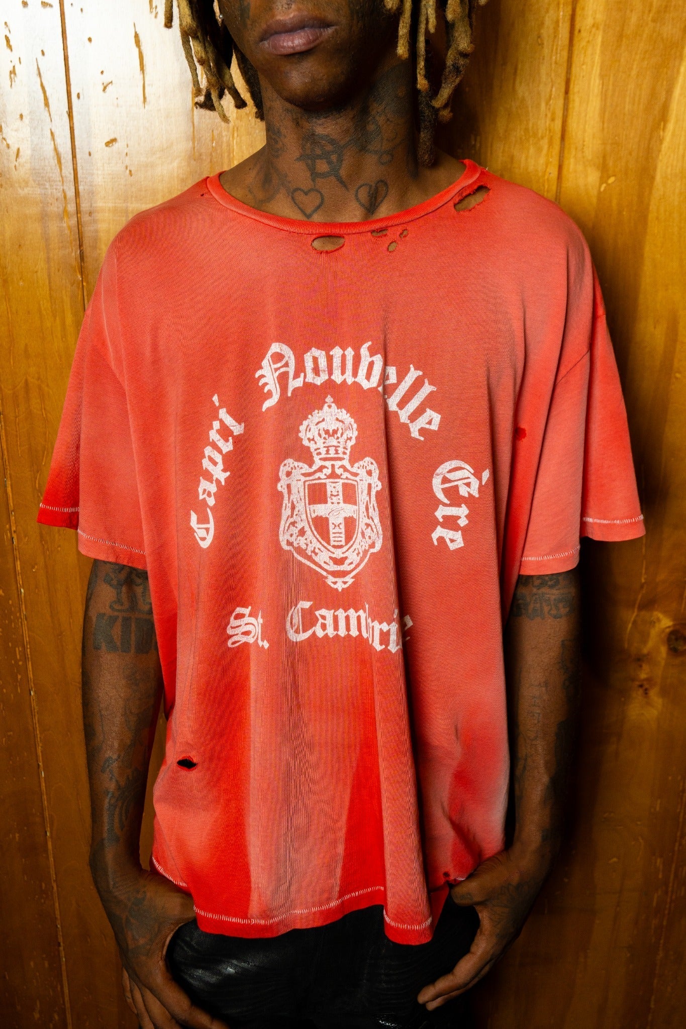 NOBLE CREST TEE