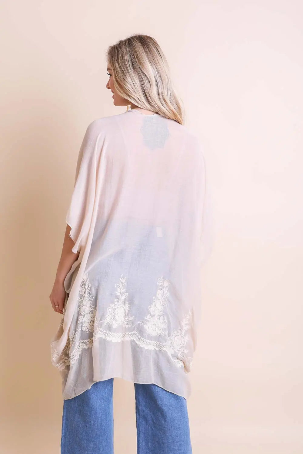 Chic Embroidered Kimono – Sophisticated Floral Design
