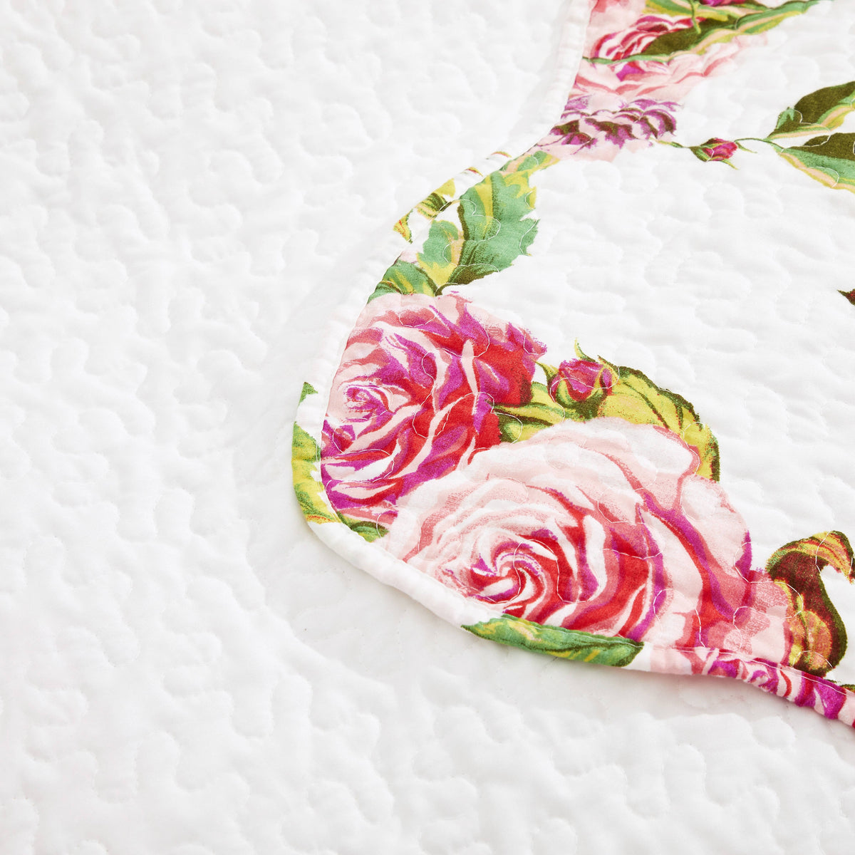 DaDa Romantic Roses Quilted Throw Blanket – 50 x 60 in